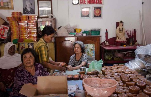 Menuai Kesabaran dari Kue Keranjang