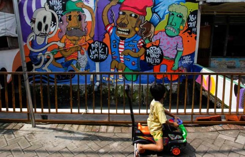 Menggambar Kampung, Mewarnai Kota