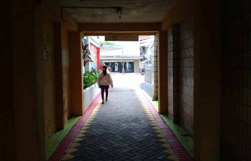 Kampung Terkepung Gedung