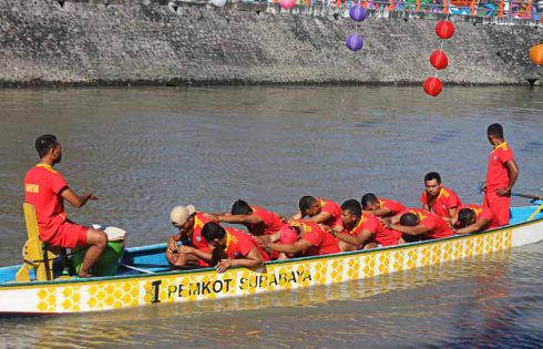 Saat Para Naga Adu Cepat di Kalimas