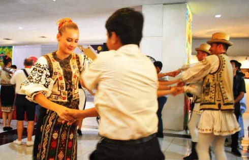 Gerak dan Harmoni Pelajar Surabaya