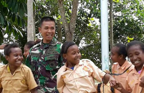 Asah Wawasan Kebangsaan dalam Latihan Kepramukaan di Papua