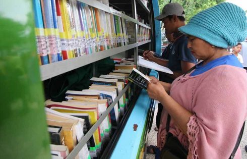 Berburu Ilmu di Perpustakaan Keliling