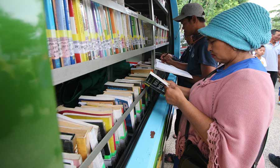 Berburu Ilmu di Perpustakaan Keliling