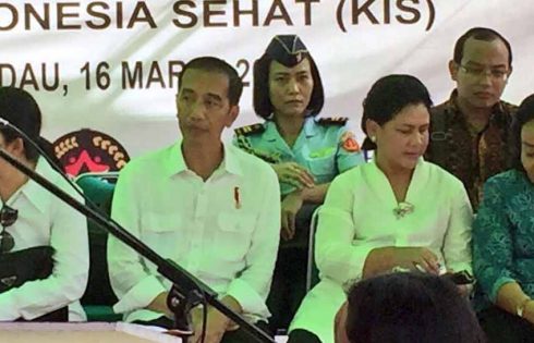 Serahkan KIP di Perbatasan, Presiden Tegaskan Komitmen Pemerataan Pendidikan