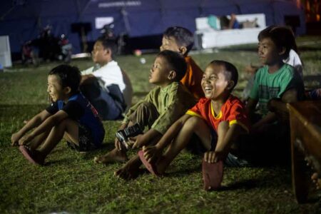 Layar Tancap di Kampung Bugis