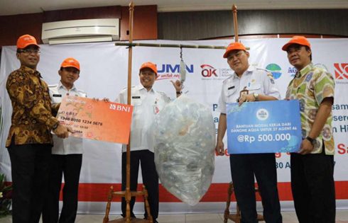 Kolaborasi Pemerintah dan Swasta Luncurkan Program Ayo Menabung Dengan Sampah