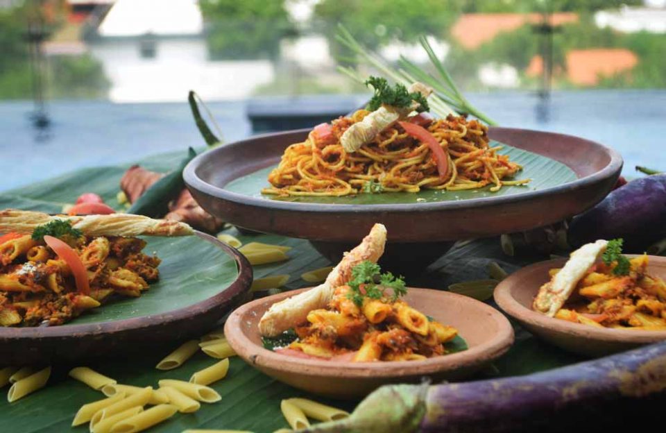 Pasta Rendang Menikmati Sajian Spesial Pasta Rendang dan Ayam Bedhuk ...
