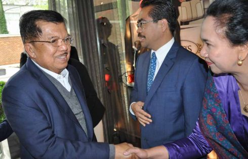 Wapres dan Menristekdikti Terima Penghargaan dari ITERA