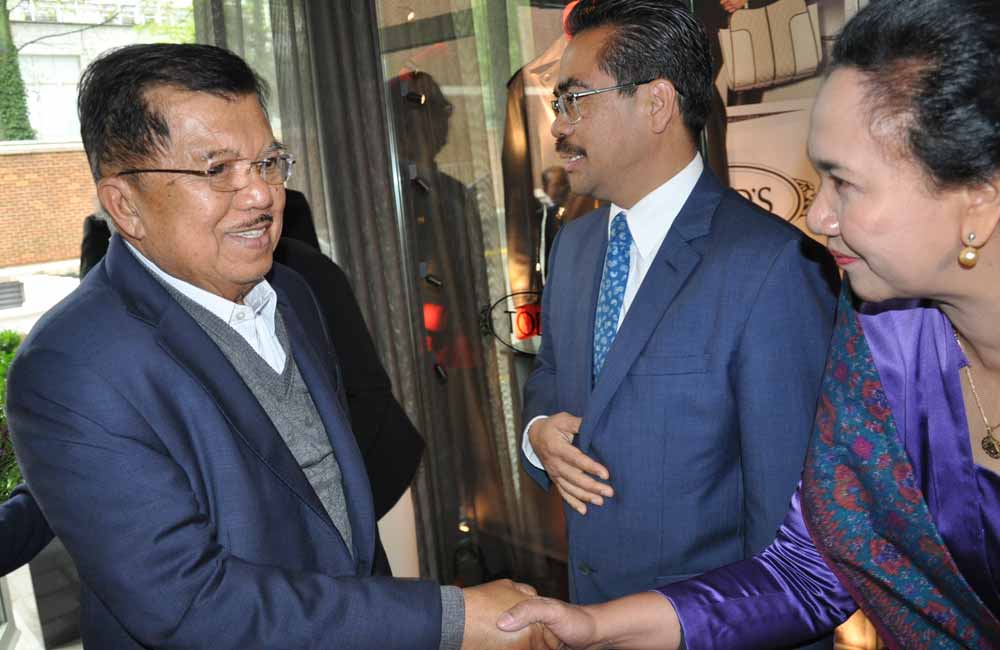 Wapres dan Menristekdikti Terima Penghargaan dari ITERA