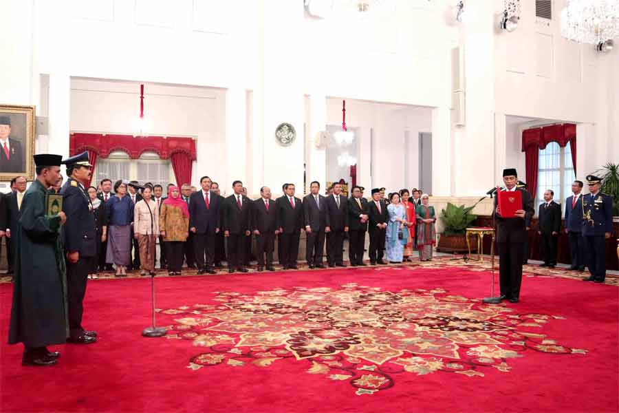 Presiden Lantik Marsekal Hadi Tjahjanto sebagai Panglima TNI