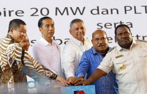 Jokowi Resmikan Lisdes dan Pembangkit di Papua