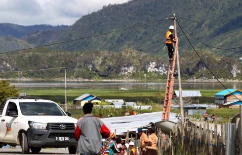 PLN Kebut Listrik Desa-desa di Papua