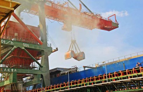 Kapal Curah Kering Berbobot Besar Mulai Masuk Tanjung Perak