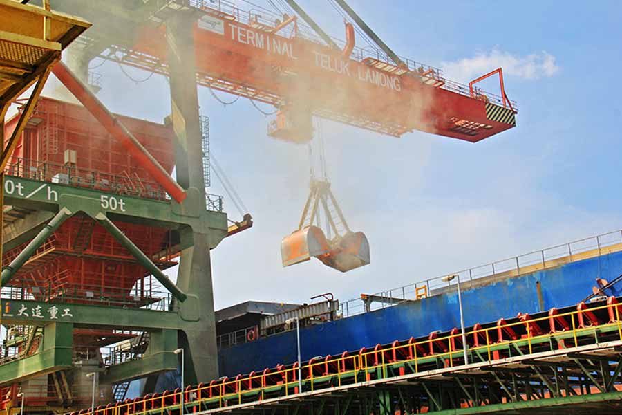 Kapal Curah Kering Berbobot Besar Mulai Masuk Tanjung Perak ...