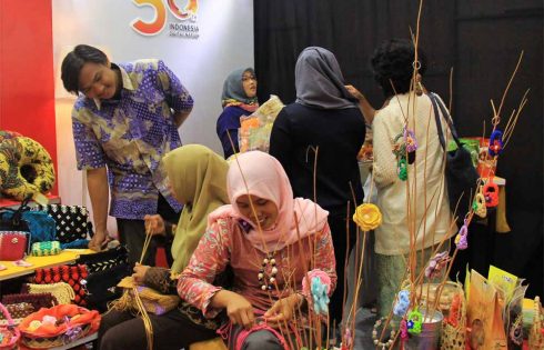 Indosat Ooredo Konsisten Membina berbagai Komunitas Kerajinan Perempuan