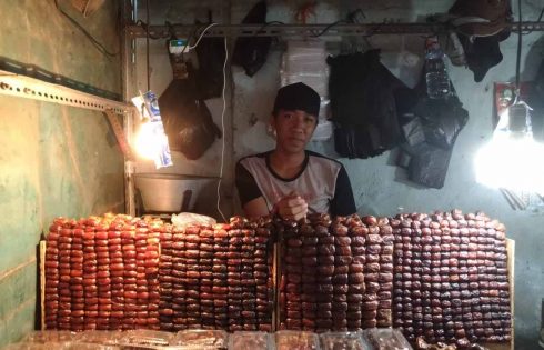 Penjaja Kurma dari Ampel Denta