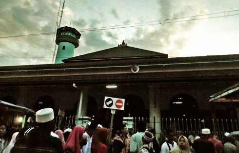 Berdesak Menggapai Ramadhan