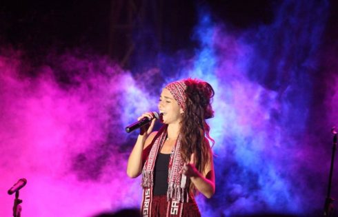 Saat Musisi Manca Bawakan Lagu Batak di Samosir Music International