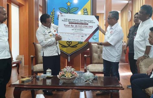 OJK dan IJK Bantu Rp 18,51 Miliar untuk Korban Bencana Palu