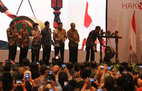 OJK Kembali Raih Penghargaan di Hari Antikorupsi Sedunia hari antikorupsi sedunia, kpk, hakordia, presiden, joko widodo, jokowi
