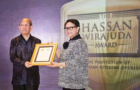 Kemenlu Gelar Hassan Wirajuda Perlindungan WNI Award Kemenlu Gelar Hassan Wirajuda Perlindungan WNI Award