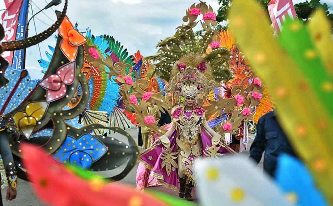 Sajian Seribu Piring di Festival Pesona Pantai Pohon Cinta