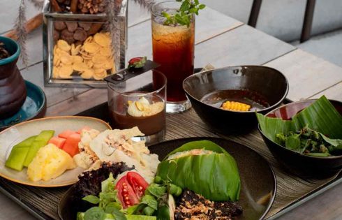 Makan Siang Komplit di Swiss-Belresort Dago Heritage