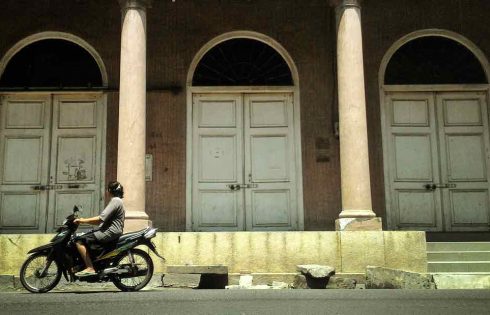 Jalan Karet Surabaya, Dari Rumah Abu hingga Bangunan Niaga