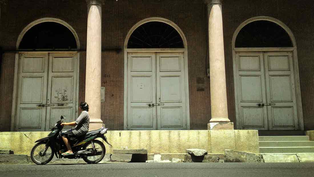 Jalan Karet Surabaya, Dari Rumah Abu hingga Bangunan Niaga