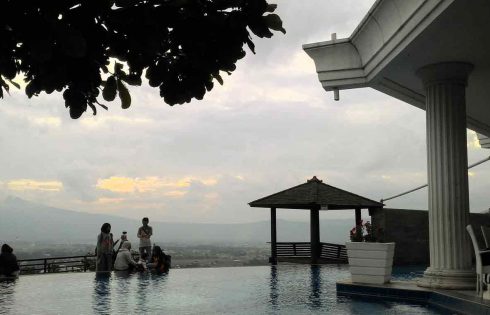 Menyapa Langit dari Sudut Eling Bening