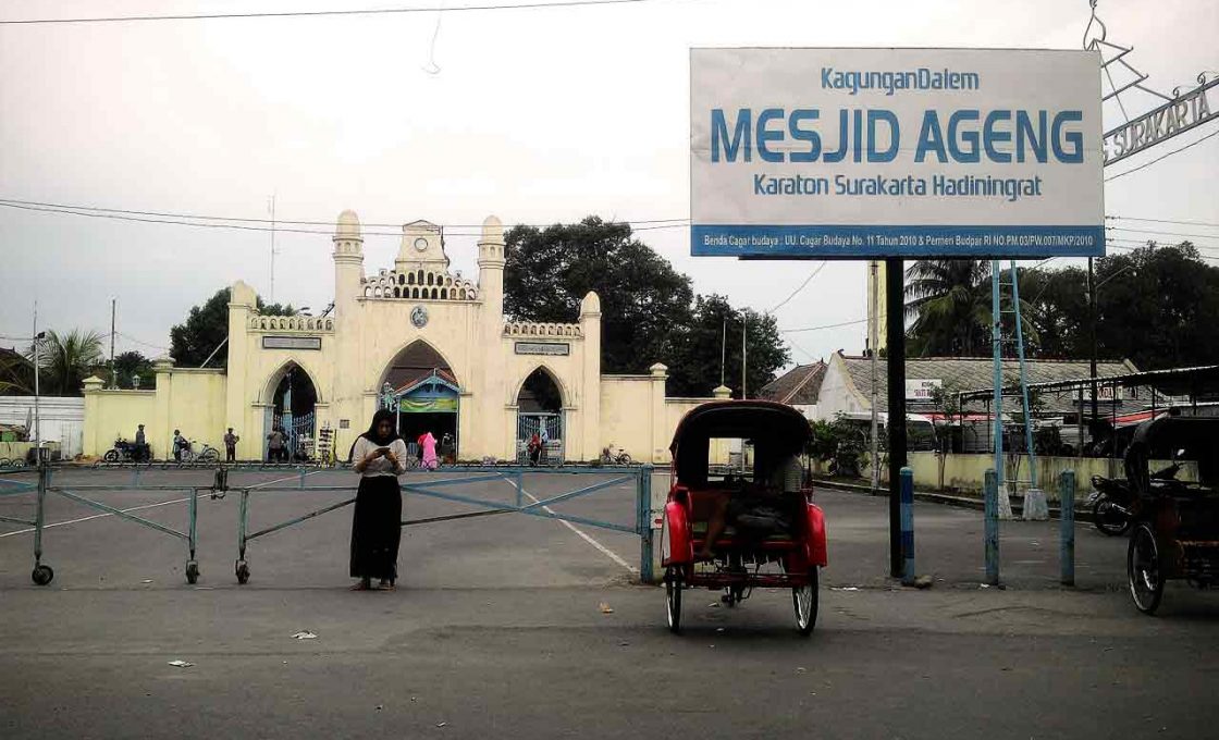 Melebur Doa dalam Mesjid Ageng Karaton Hadiningrat