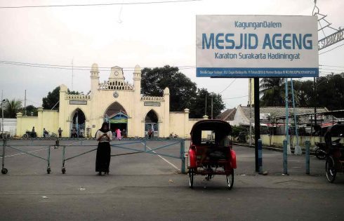 Melebur Doa dalam Mesjid Ageng Karaton Hadiningrat
