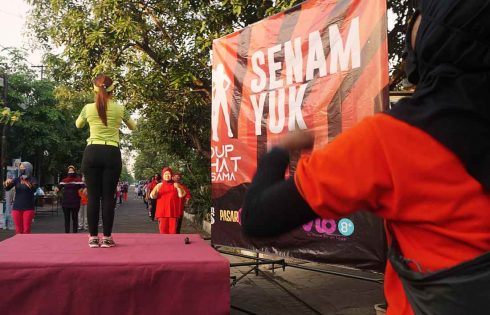 Asyiknya Gelaran Senam dengan Protokol Anti Covid-19 di Surabaya