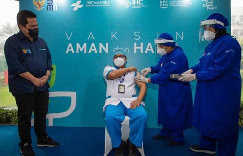 Erick Thohir : Vaksinasi Tenaga Kesehatan Lindungi dan Perkuat Motivasi Perangi Covid-19