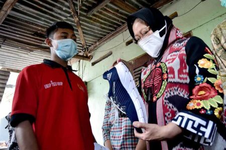 Ketika Mensos Risma Blusukan ke Desa Banjaragung Mojokerto