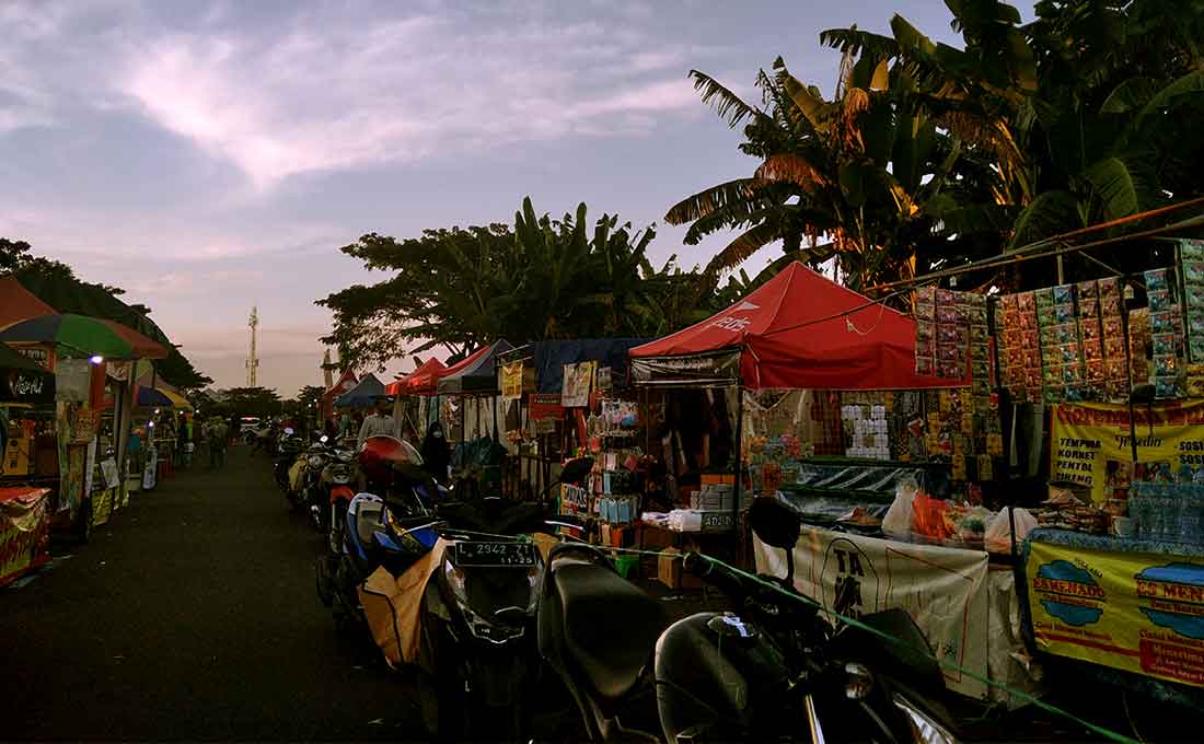 Semangat Pemburu Nafkah di Bazar Ramadhan