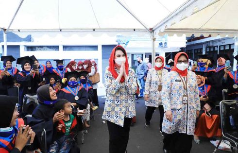 Arumi Bachsin Harap Setiap Orang Tua Miliki Insting Dasar Bentuk Anak Hebat