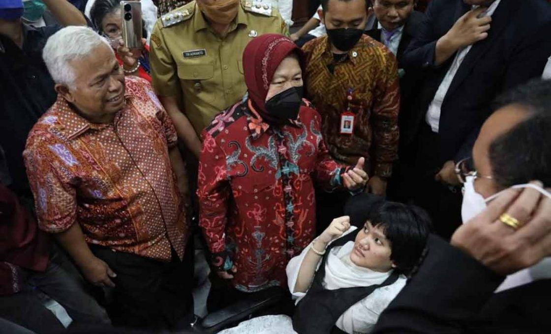 Berikan Alat Bantu Penyandang Disabilitas, Mensos Disambut Hangat di Gereja HKBP Maranatha