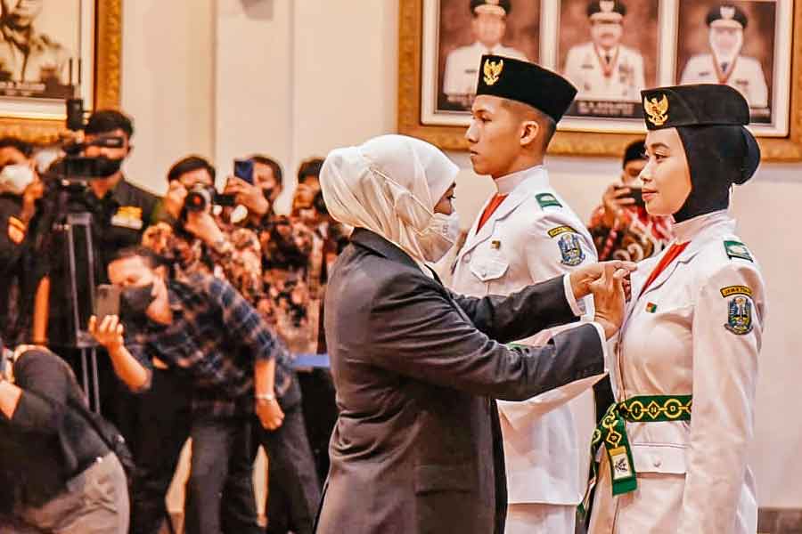 Ribuan Purna Paskibraka Jatim Dikukuhkan Jadi Duta Pancasila Jatim