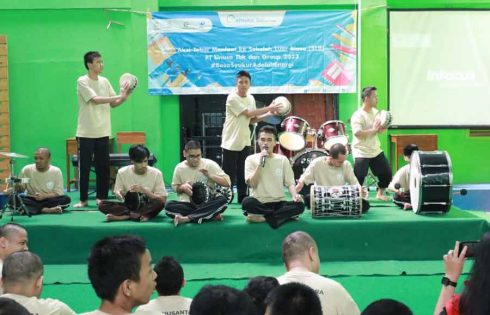 Elnusa Berbagi Energi Kepada Murid Di Sekolah Luar Biasa (SLB)