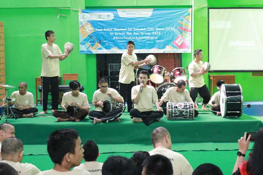 Elnusa Berbagi Energi Kepada Murid Di Sekolah Luar Biasa (SLB)