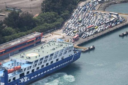 Pantauan Arus Mudik, Menhub: Merak Lebih Padat Daripada Bakauheni