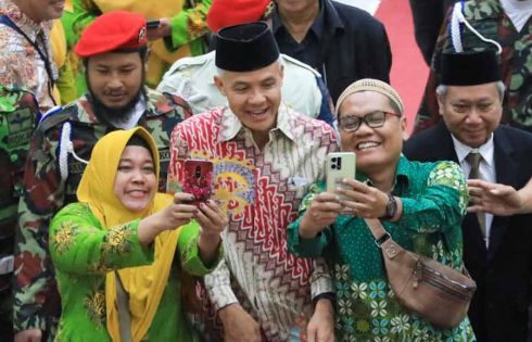 Singgung Perbedaan Pelaksanaan Idul Fitri, Ganjar: Yang Penting Sama-sama Lebaran