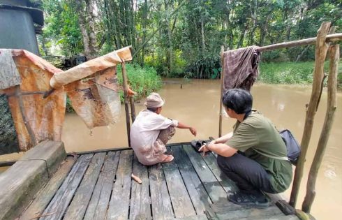 Kondisi Air Memburuk, Warga Dahai di Kalimantan Selatan Hentikan Budidaya Ikan Keramba Warga Desa Dahai, Kecamatan Paringin, Kabupaten Balangan, Kalimantan Selatan, mencermati kondisi air yang semakin buruk