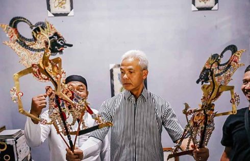 Ganjar Siap Fasilitasi Perajin Lukis Kulit Kambing Membuka Pasar Ekspor