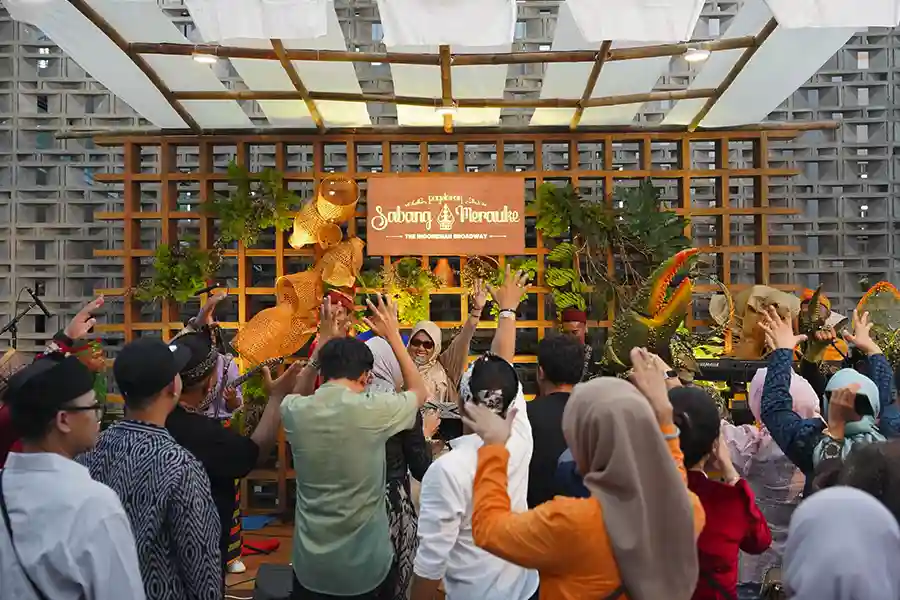 Aksi d’Bamboo and Friends yang menghadirkan sentuhan musik akustik bernuansa nusantara