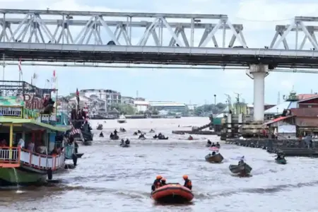 Karnaval air di Sungai Kapuas rayakan Hari Jadi ke-254 Pontianak, simbol persatuan, budaya Melayu, dan semangat pembangunan berkelanjutan.