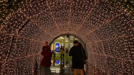 Christmas Wonderland Pakuwon City Mall: Lighting, Spot Foto, Wahana Seru, dan Event yang Bikin FOMO!